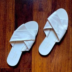 Everlane Day Crossover Sandal, white, size 8, good condition, minor scuffs